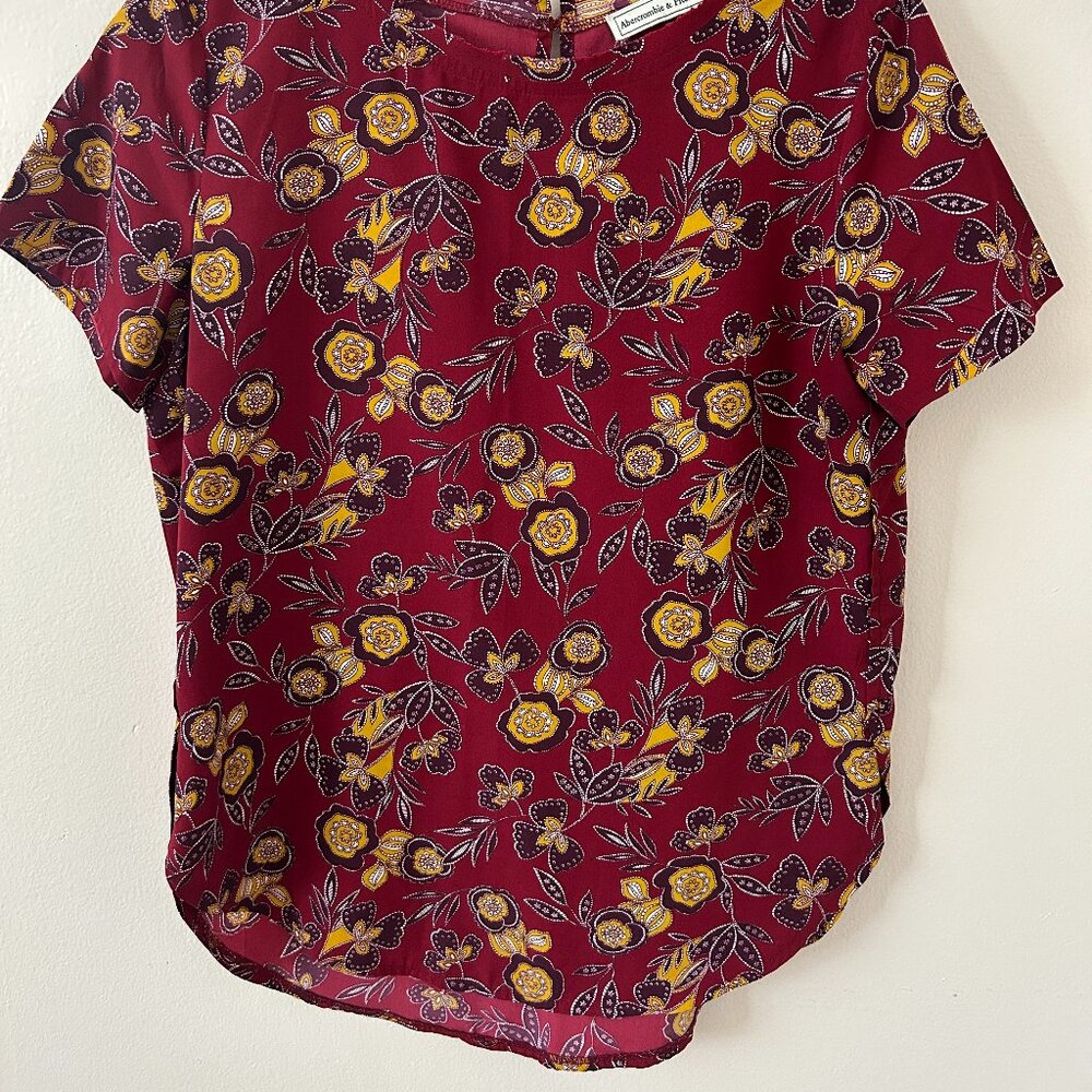 Abercrombie & Fitch‎ Women’s Floral Top – Short Sleeve Blouse – Size M